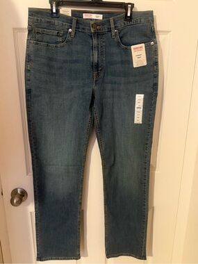 Signature by Levi Strauss Men’s Straight Jeans in Denim Blue